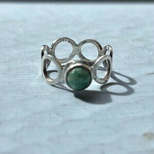 Vintage Silver 925 Ring with pale green and off-white stone